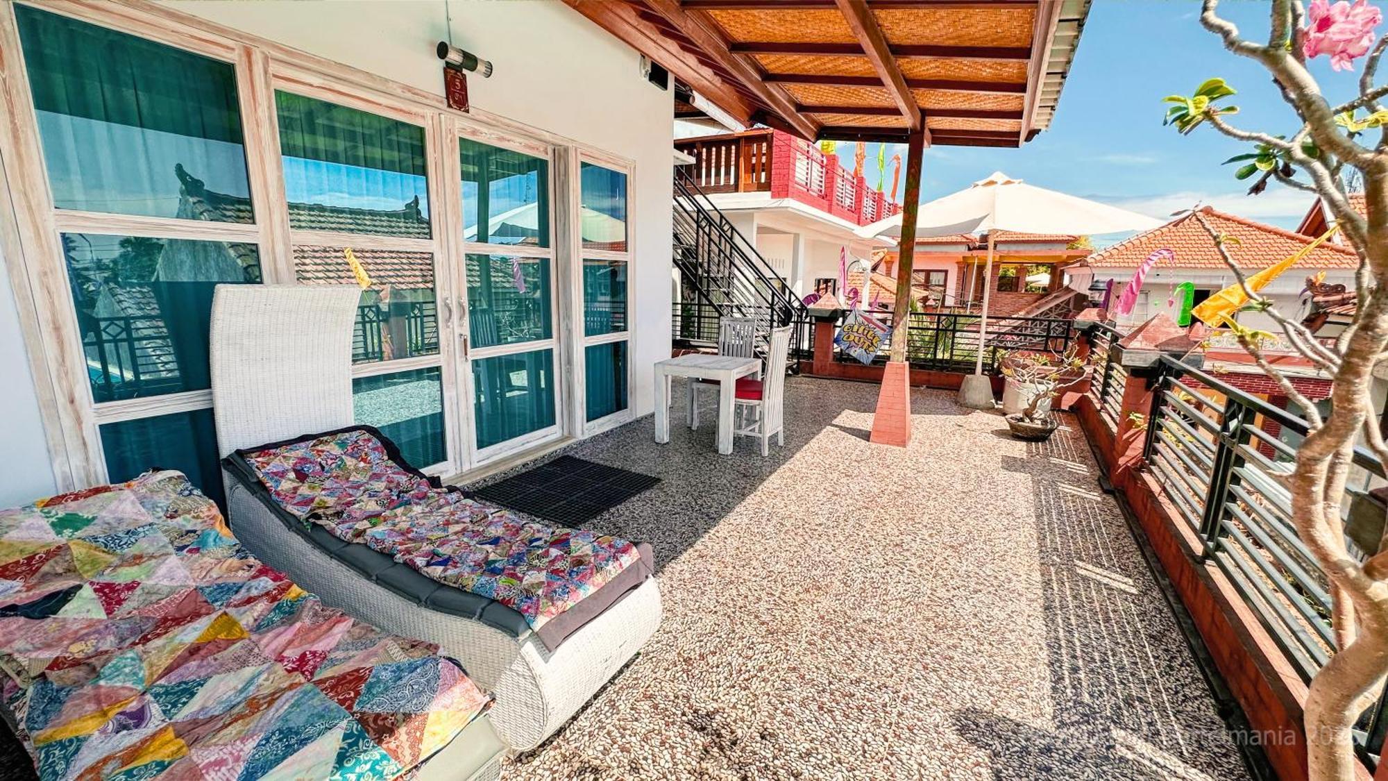 Bottelmania Hotel โลวินา ภายนอก รูปภาพ